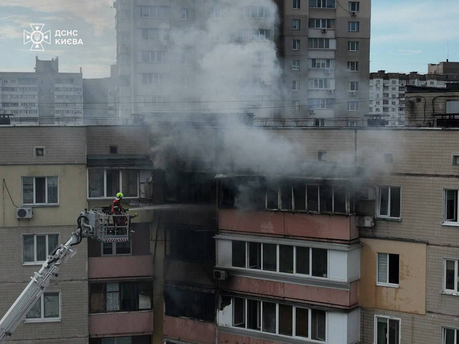 Пожежа в багатоповерхівці2.