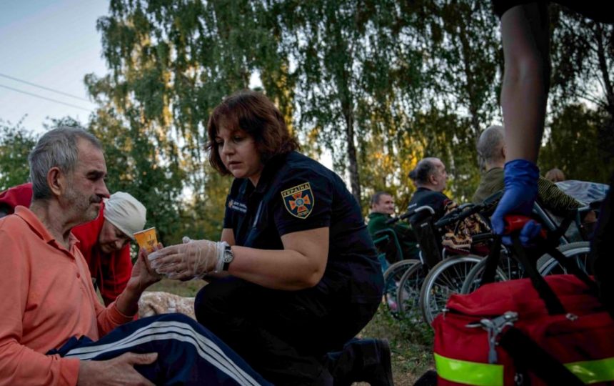 Пацієнти пансіонату.