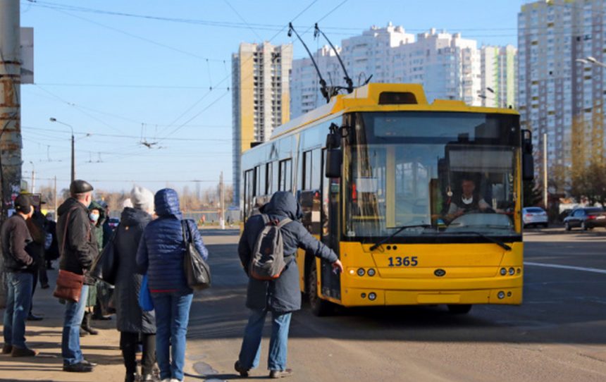 Громадський транспорт Києва.