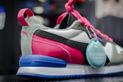 кросівки жіночі пума