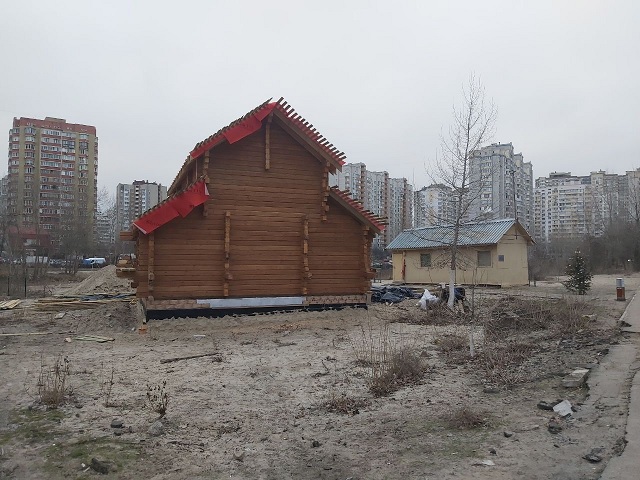 Незаконне будівництво