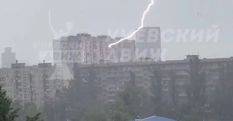 Влучання блискавки