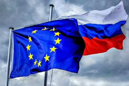 Прапори ЄС і РФ.