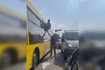 Ухилянт тікає від ТЦК