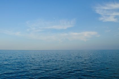 Море