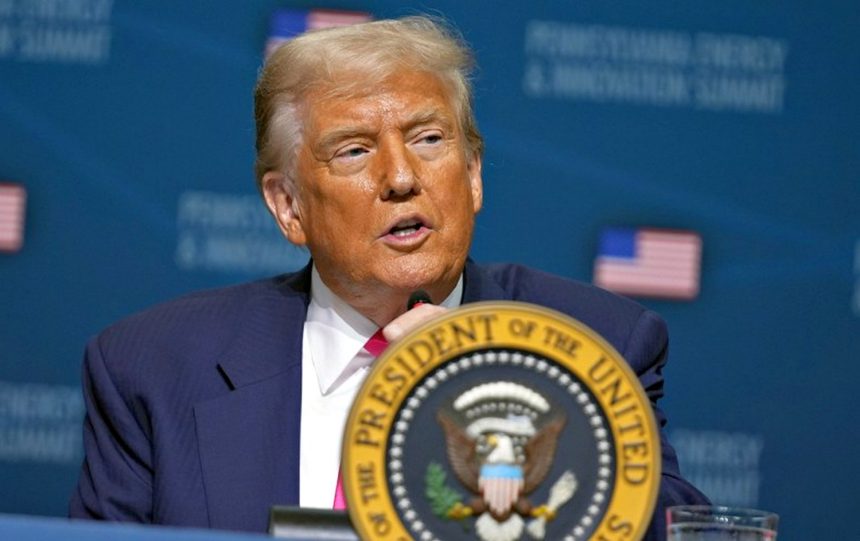 Дональд Трамп.