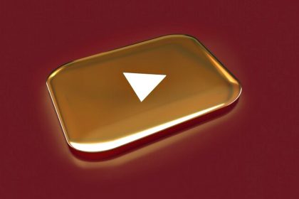 Лого YouTube.