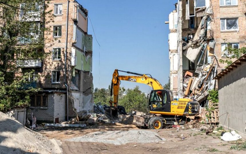 Будинки, пошкоджені обстрілом РФ.