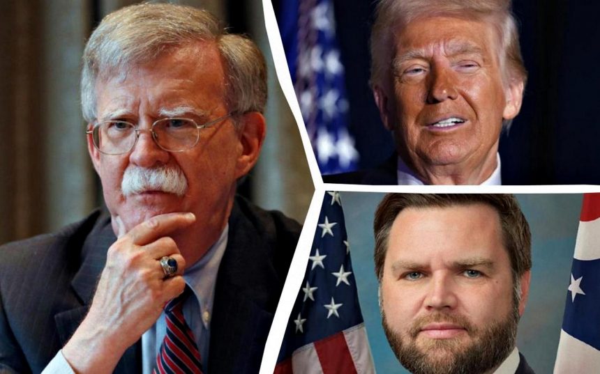 Джон Болтон, Дональд Трамп і Джей Ді Венс.