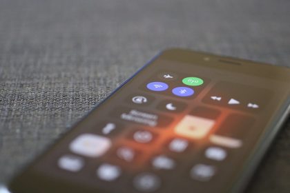 Телефон