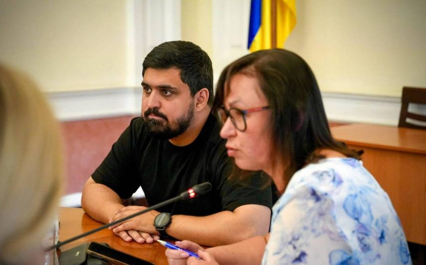 Тимур Ткаченко на нараді.