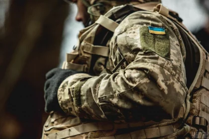 Військовослужбовець
