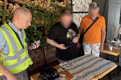Столичні поліцейські викрили посадовця Міноборони.