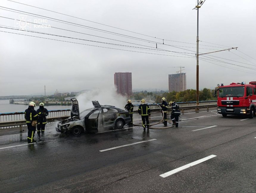 Палаюче авто у Києві