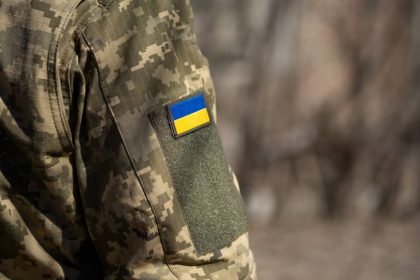 Військовослужбовець