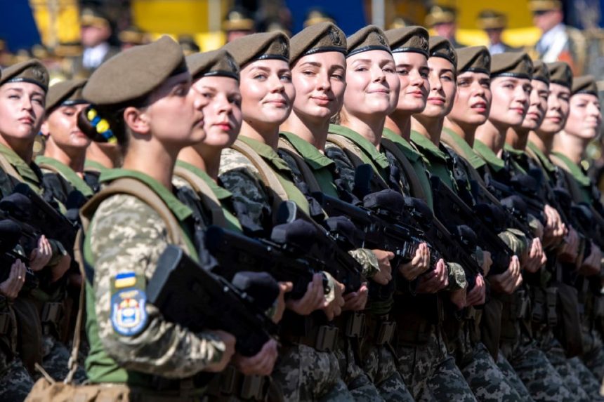 Жінки військові