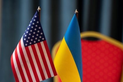 США та Україна.