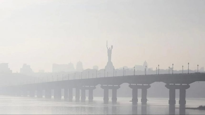 Смог у Києві.