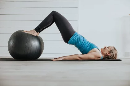 Тренування з фітболом