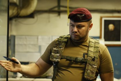 Олег Апостол