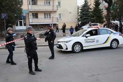 Поліцейські зламали руку чоловікові