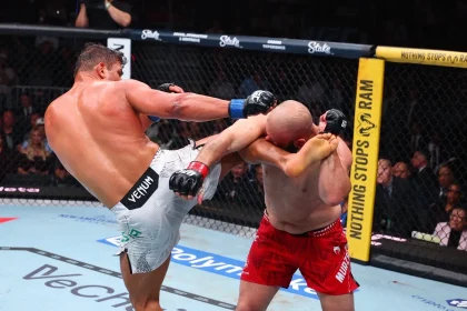 Пауло Кошта нокаутував Мурзаканова